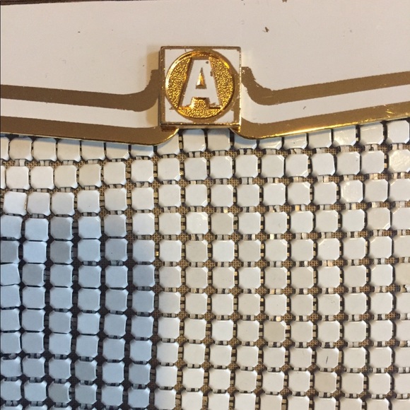 White chain mail clutch - Picture 3 of 3